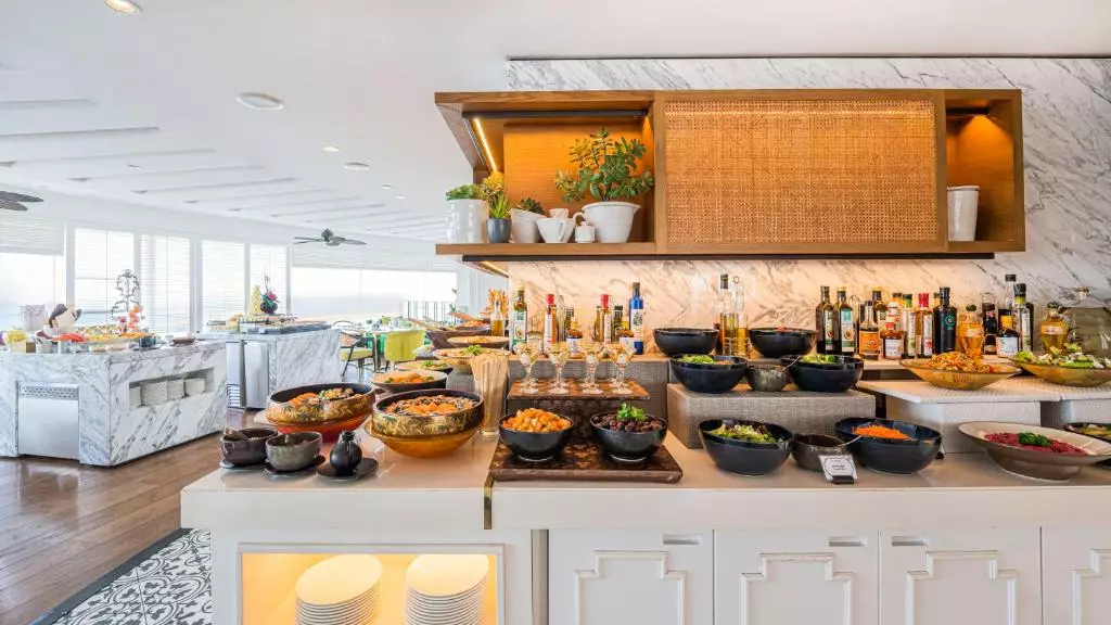 اسنک بار هتل حیات ریجرسی دبی